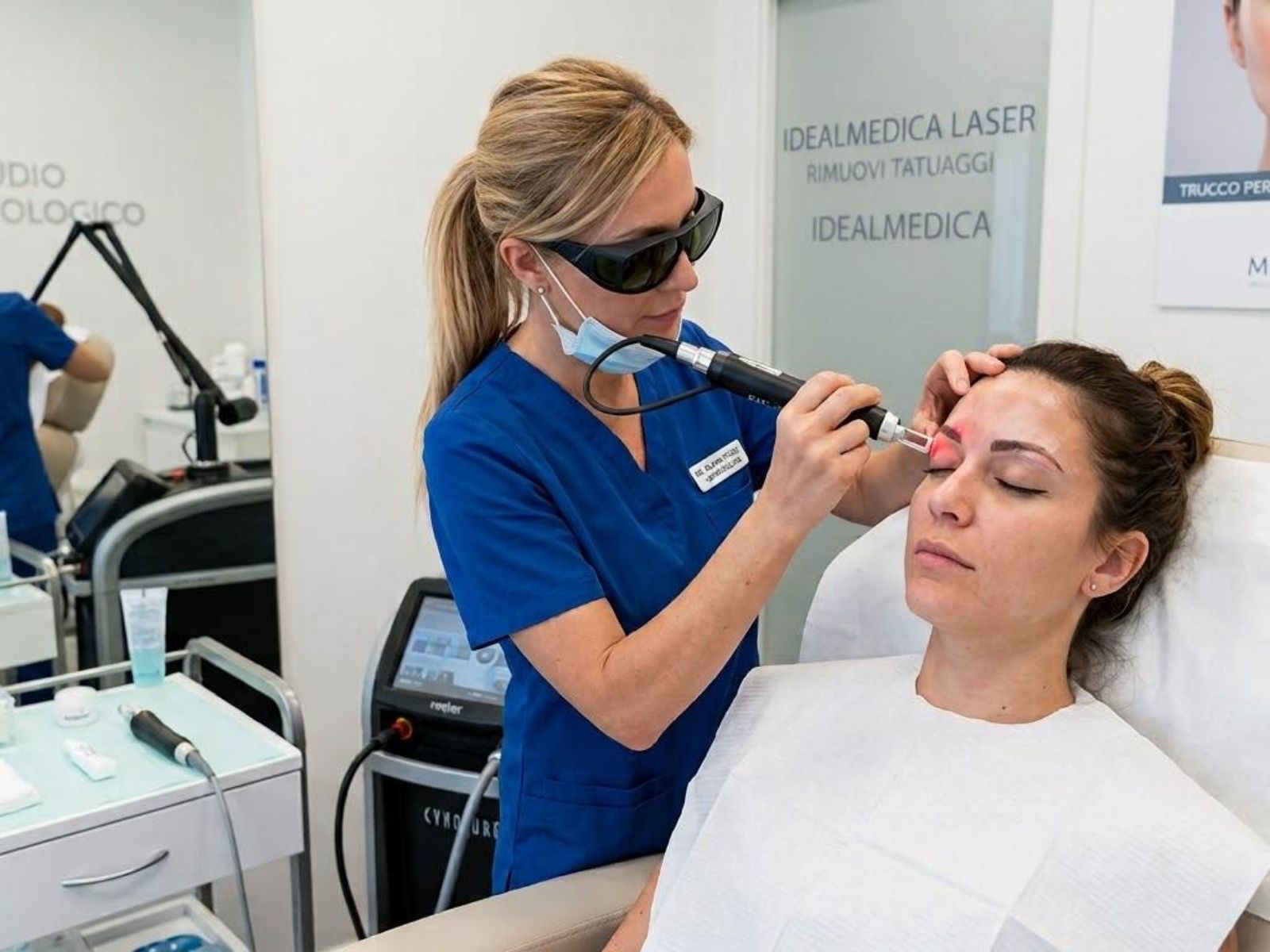 Tatuaggi viso e trucco permanente — trattamenti di medicina estetica in Idealmedica.